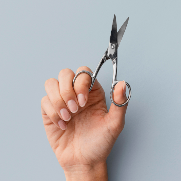Manicure scissors